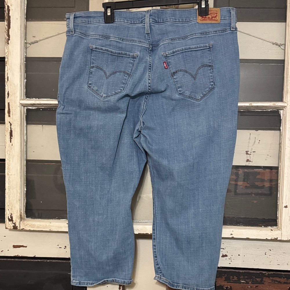 Light Blue Women’s Levi’s - Picture 4 of 4